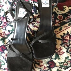 Cause and Effect Black Strap Sandal 🔴